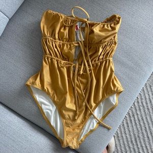 Solid & Striped The Paula Onepiece